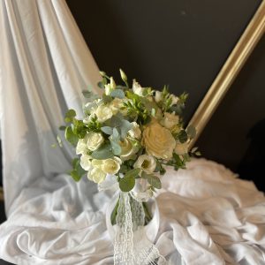 Buchet mireasa White flowers