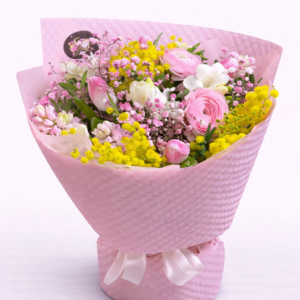 Buchet Delicat de Primăvară în Nuanțe de Roz
