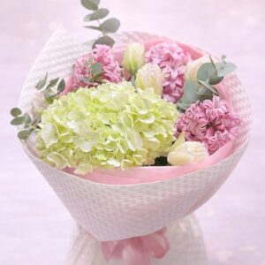Buchet Delicat cu Hortensie și Zambile – Lime Sorbet