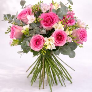 Buchet Natural cu Trandafiri și Frezii – Wild Elegance